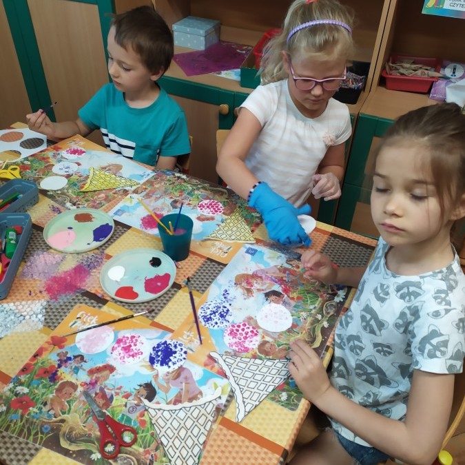 Praca Plastyczna Z Folii Bąbelkowej Praca plastyczna z wykorzystaniem folii bąbelkowej - Misie